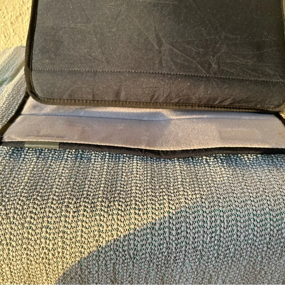 Targus Phobos 12 Notebook Sleeve, Black - TSS13601US NWOT NEW